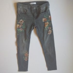 Zara Basic Gray Skinny Jeans Floral Print Size 6